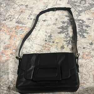 Diane Von Furstenberg Elegant Black Shoulder Bag